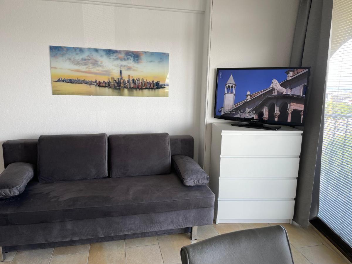 Hotelturm Apartment Аугсбург Экстерьер фото