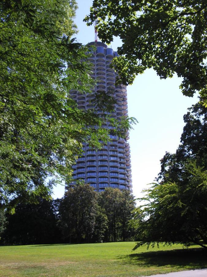 Hotelturm Apartment Аугсбург Экстерьер фото